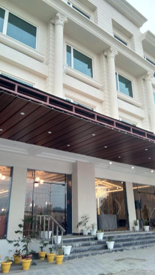 Hotel Four Element Varanasi Exterior photo